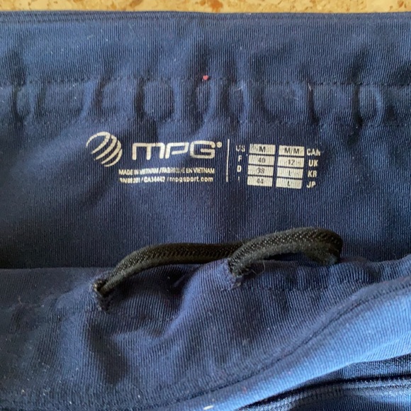 Navy MPG Leggings - Picture 2 of 3